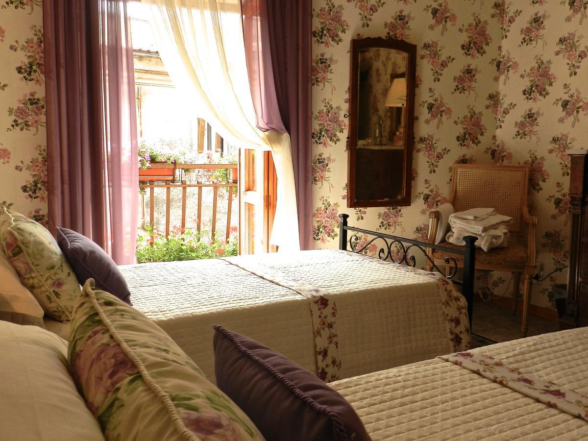 La Scala Fiorita Bed & Breakfast Анани Екстериор снимка